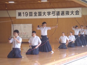 武士の道具であった和弓(提供：弓術部)