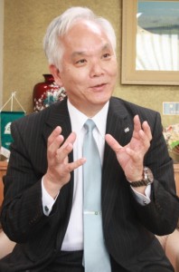 名古屋大総長　圧縮