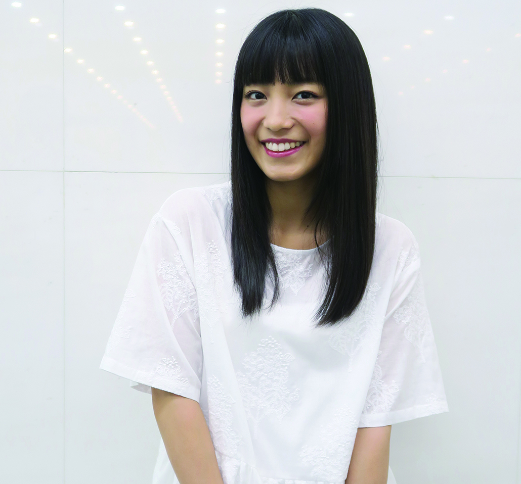 miwa(みわ) 1990年6月15日葉山に生まれ、東京で育つ。2010年、慶大在学中にシングル『don't cry anymore』でシンガーソングライターとしてデビュー。2012年にはシングル『ヒカリへ』が大ヒットし、大学卒業と同時に初の武道館公演を開催する。