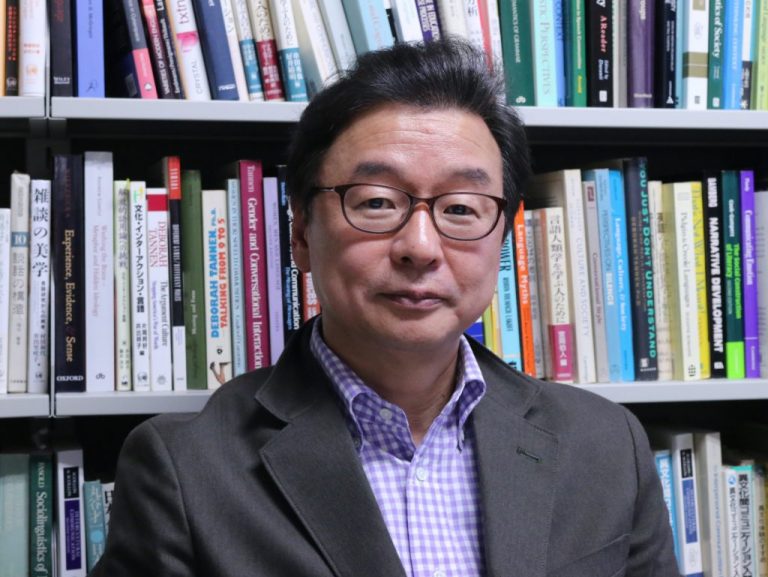 《学問の魅力を聞いてきた》文学部　井上逸兵教授
