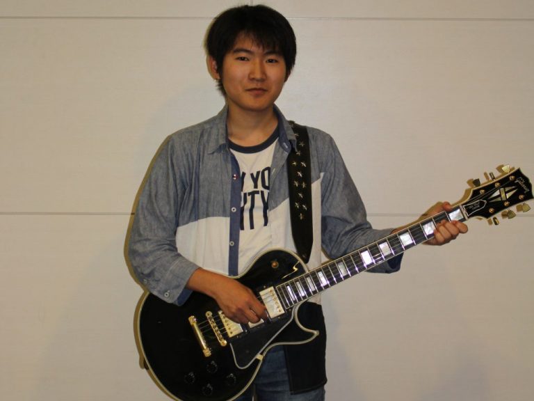 《走り続ける塾生》ギタリスト　宮澤佑門さん（政1）
