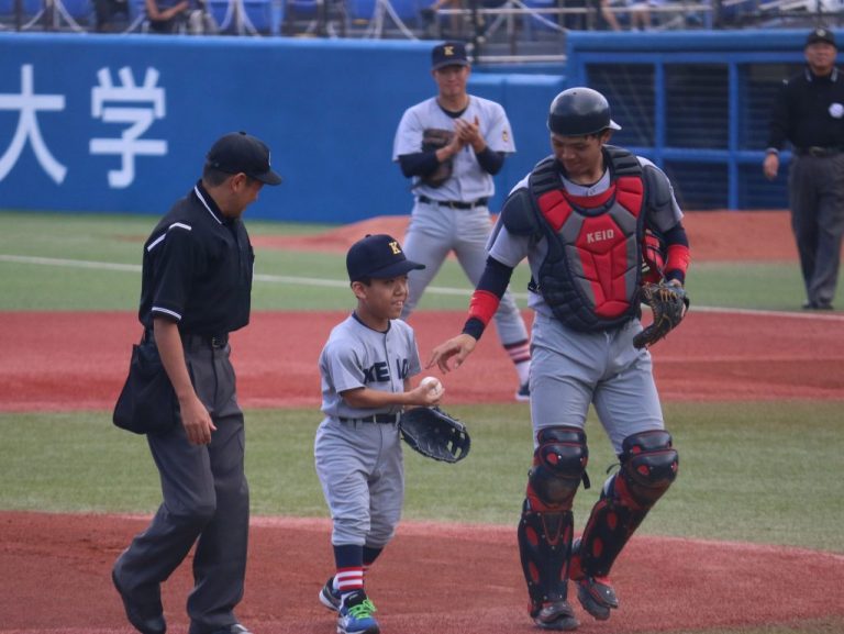 長期療養の中学生、早慶戦始球式に登場　支援プロジェクトTEAMMATESとは
