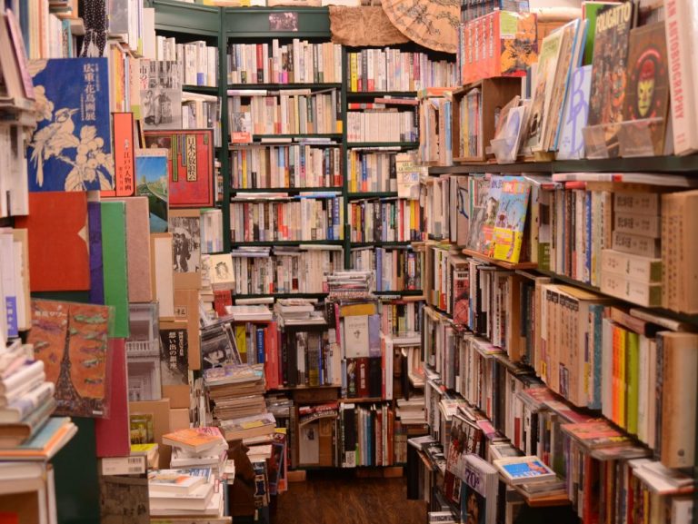 《本屋の行方》古本遊戯 流浪堂　来てくれる人に対して何ができるか