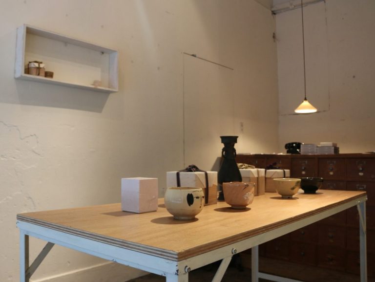《本屋の行方》森岡書店銀座店　1冊の本との出会いを提供する