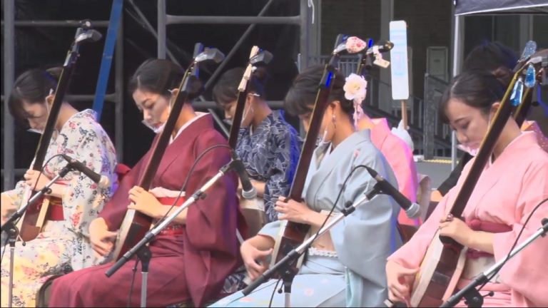 《MITASAI REPORT-2020》　津軽三味線集団　弦音巴、力強い音色を披露