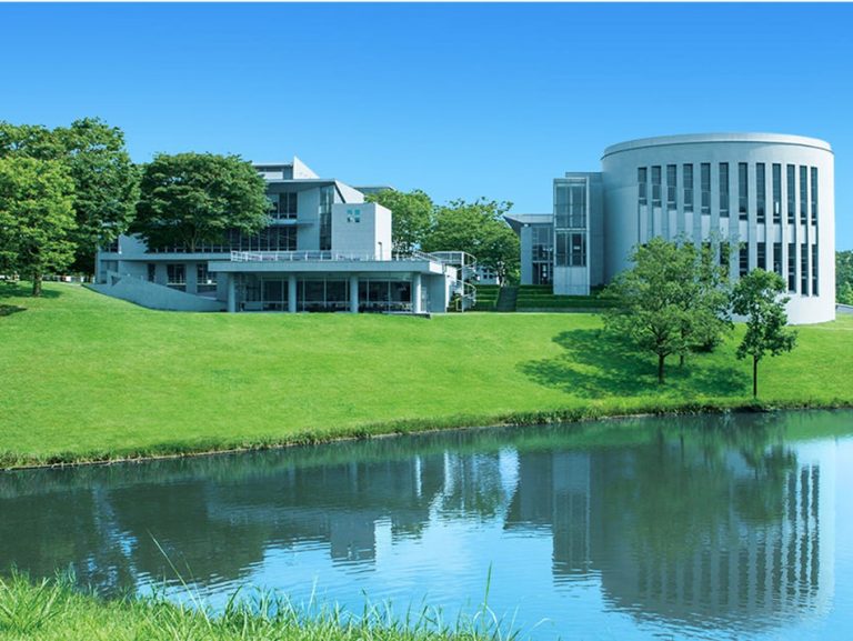 慶大に不正アクセス 学生情報や顔写真など 3 万件流出か