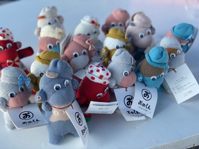 《震災10年特集》東松島との縁つなげ　ソックモンキー「おのくん」の挑戦