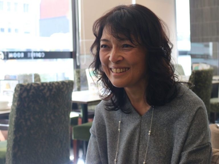 《塾員インタビュー》成功の近道は好きなことを続けること　経済評論家・勝間和代さん