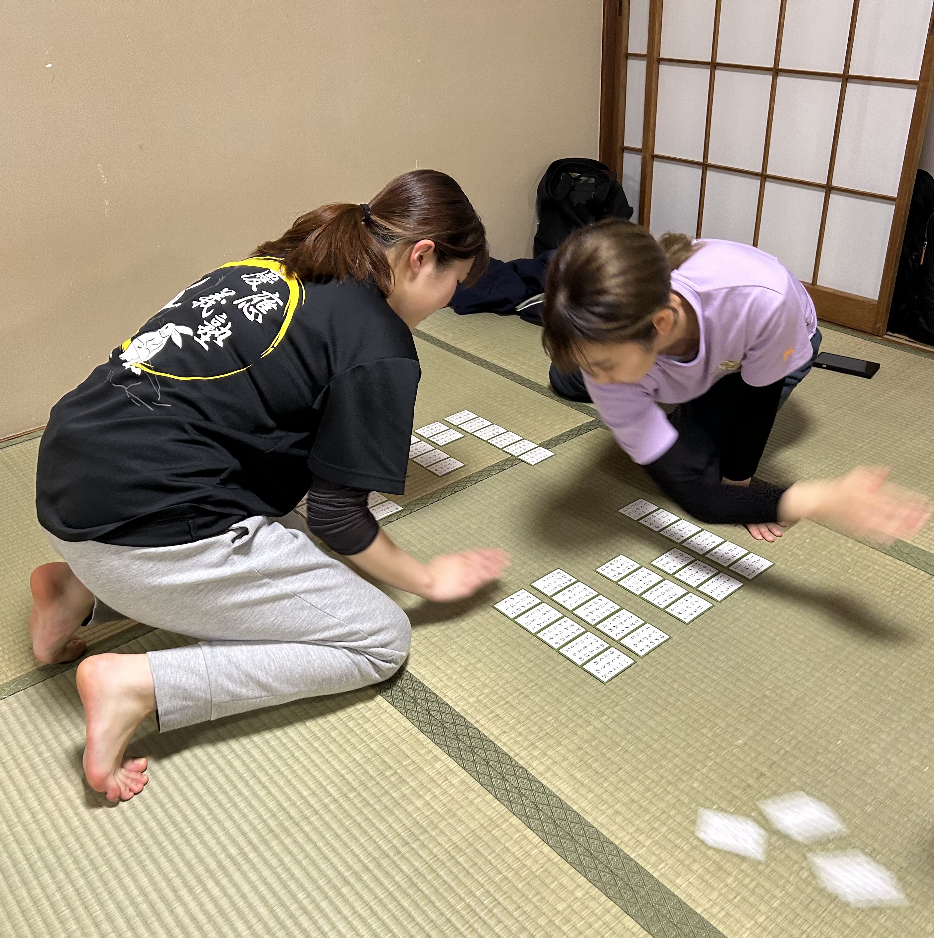 「静」と「動」が交わる世界−0.01秒に全てをかける− 〜かるた会インタビュー〜