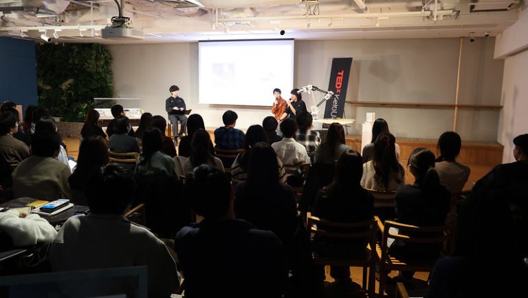 44567E29-EB2A-4B26-B111-C5C5FBE80CCA